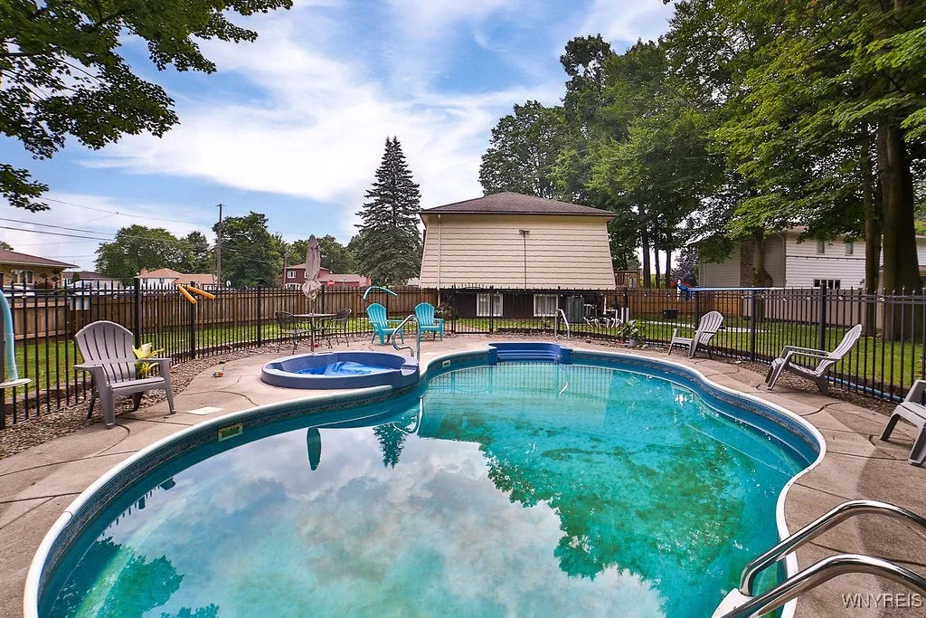 3300 Wildwood Drive, Niagara, New York 14304, Niagara, New York 14304, 3 Bedrooms Bedrooms, 8 Rooms Rooms,1 BathroomBathrooms,Residential,Closed,3300 Wildwood Drive, Niagara, New York 14304,0,B1622281