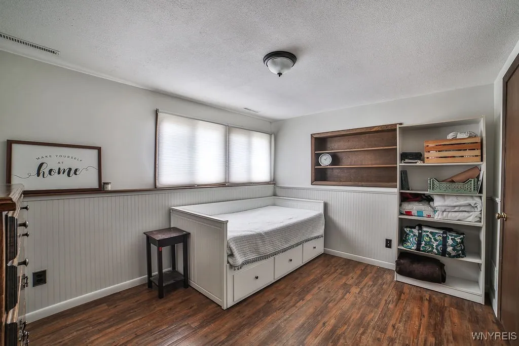 3300 Wildwood Drive, Niagara, New York 14304, Niagara, New York 14304, 3 Bedrooms Bedrooms, 8 Rooms Rooms,1 BathroomBathrooms,Residential,Closed,3300 Wildwood Drive, Niagara, New York 14304,0,B1622281