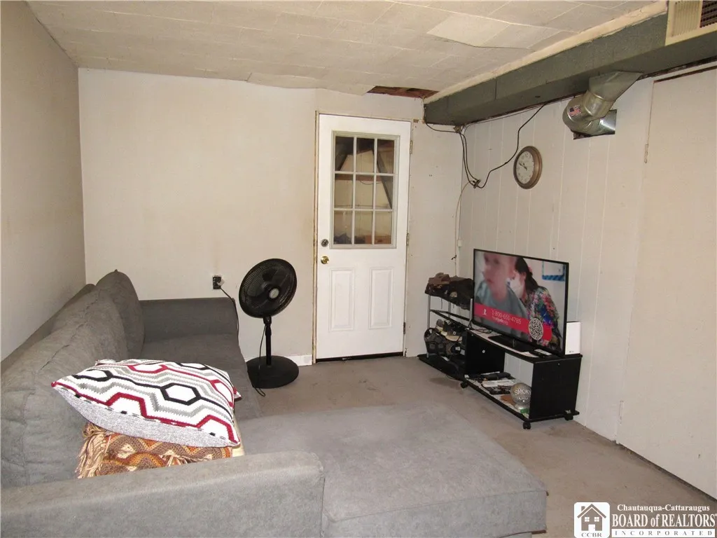 345 East Virginia Boulevard, Jamestown, New York 1, Jamestown, New York 14701, 4 Bedrooms Bedrooms, 8 Rooms Rooms,2 BathroomsBathrooms,Residential,For Sale,345 East Virginia Boulevard, Jamestown, New York 1,R1621978