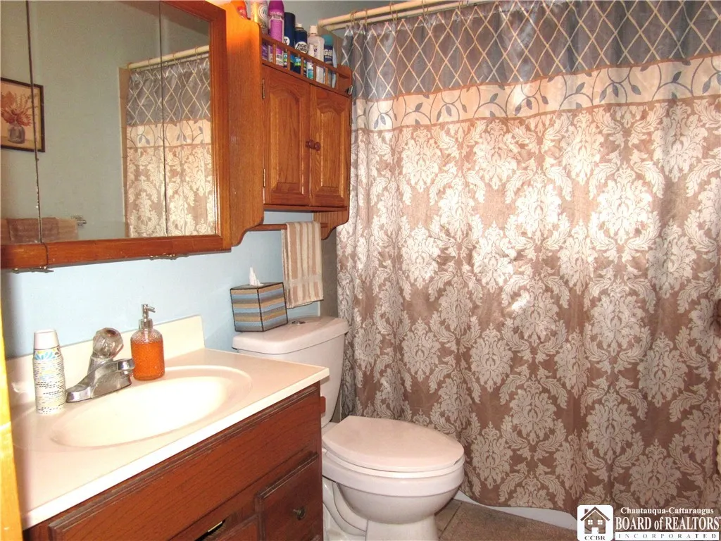 345 East Virginia Boulevard, Jamestown, New York 1, Jamestown, New York 14701, 4 Bedrooms Bedrooms, 8 Rooms Rooms,2 BathroomsBathrooms,Residential,For Sale,345 East Virginia Boulevard, Jamestown, New York 1,R1621978