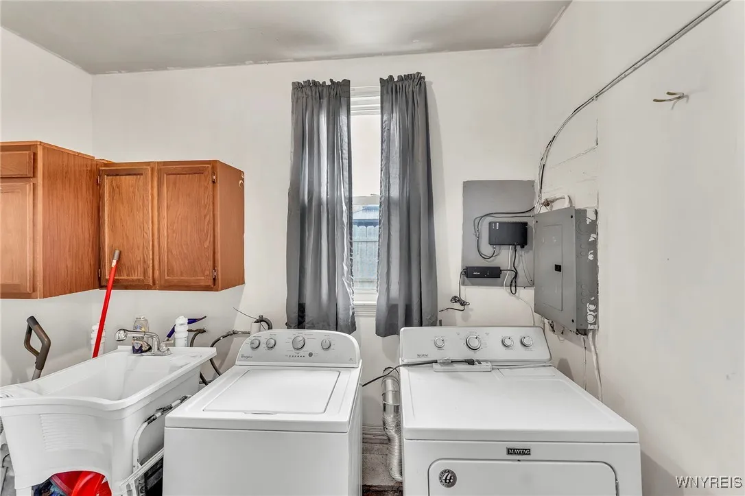 302 Midland Avenue, Tonawanda, New York 14223, Tonawanda, New York 14223, 3 Bedrooms Bedrooms, 5 Rooms Rooms,1 BathroomBathrooms,Residential,For Sale,302 Midland Avenue, Tonawanda, New York 14223,B1622288