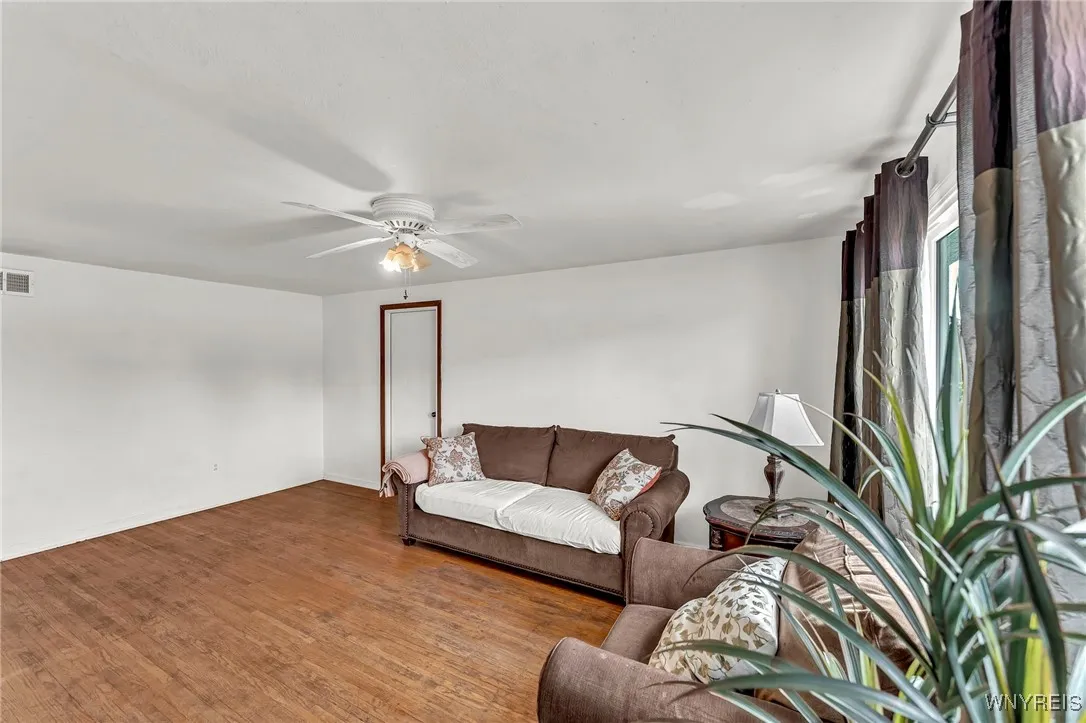 302 Midland Avenue, Tonawanda, New York 14223, Tonawanda, New York 14223, 3 Bedrooms Bedrooms, 5 Rooms Rooms,1 BathroomBathrooms,Residential,For Sale,302 Midland Avenue, Tonawanda, New York 14223,B1622288