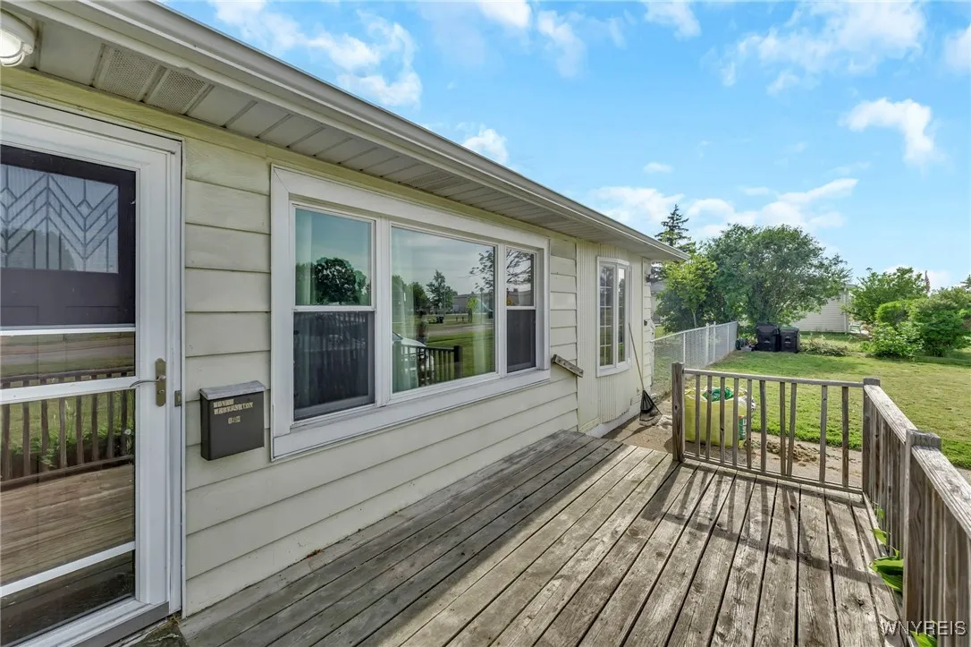 302 Midland Avenue, Tonawanda, New York 14223, Tonawanda, New York 14223, 3 Bedrooms Bedrooms, 5 Rooms Rooms,1 BathroomBathrooms,Residential,For Sale,302 Midland Avenue, Tonawanda, New York 14223,B1622288