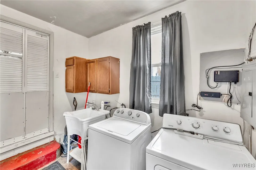 302 Midland Avenue, Tonawanda, New York 14223, Tonawanda, New York 14223, 3 Bedrooms Bedrooms, 5 Rooms Rooms,1 BathroomBathrooms,Residential,For Sale,302 Midland Avenue, Tonawanda, New York 14223,B1622288