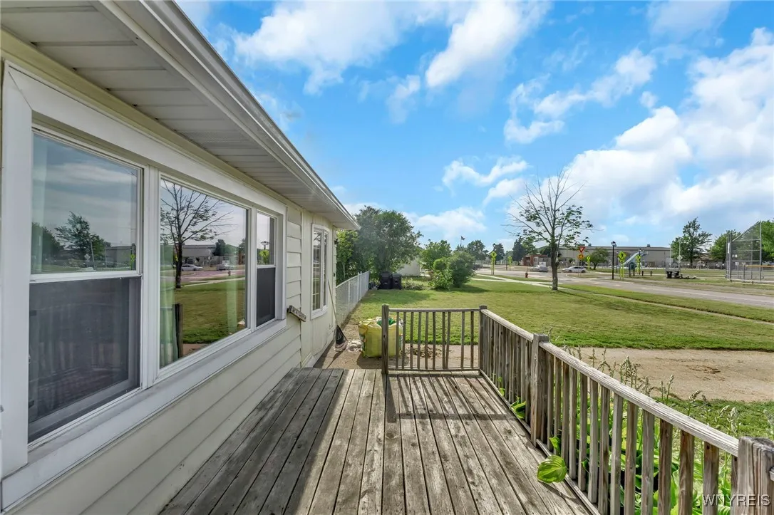302 Midland Avenue, Tonawanda, New York 14223, Tonawanda, New York 14223, 3 Bedrooms Bedrooms, 5 Rooms Rooms,1 BathroomBathrooms,Residential,For Sale,302 Midland Avenue, Tonawanda, New York 14223,B1622288