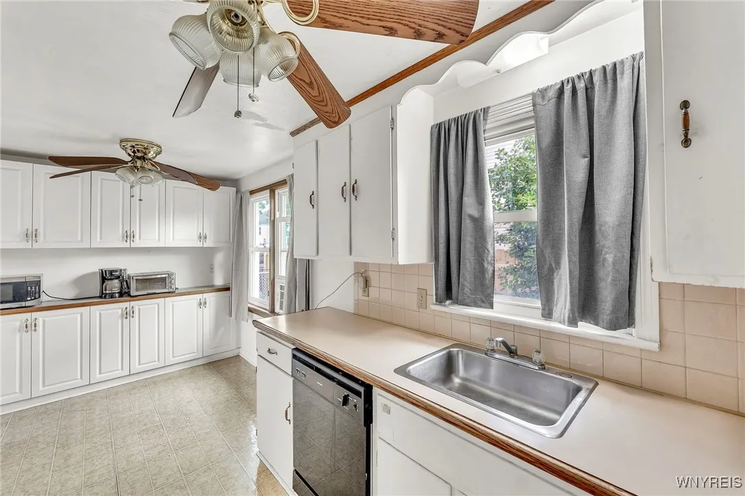 302 Midland Avenue, Tonawanda, New York 14223, Tonawanda, New York 14223, 3 Bedrooms Bedrooms, 5 Rooms Rooms,1 BathroomBathrooms,Residential,For Sale,302 Midland Avenue, Tonawanda, New York 14223,B1622288