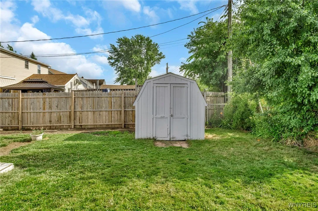 302 Midland Avenue, Tonawanda, New York 14223, Tonawanda, New York 14223, 3 Bedrooms Bedrooms, 5 Rooms Rooms,1 BathroomBathrooms,Residential,For Sale,302 Midland Avenue, Tonawanda, New York 14223,B1622288