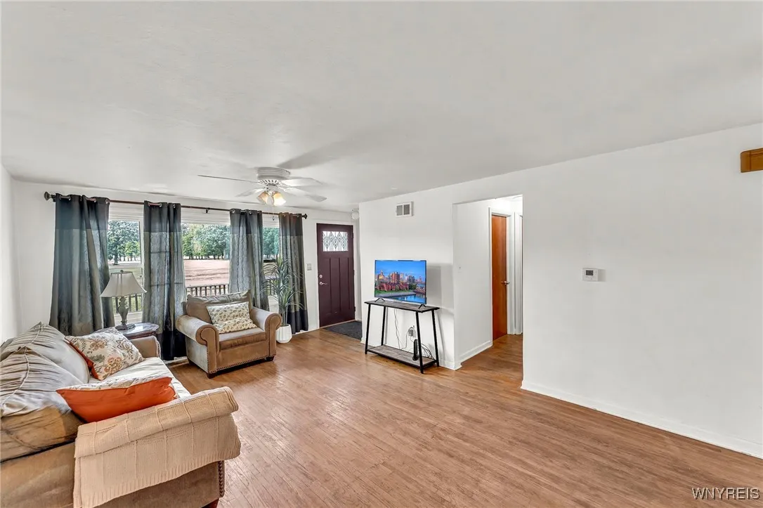 302 Midland Avenue, Tonawanda, New York 14223, Tonawanda, New York 14223, 3 Bedrooms Bedrooms, 5 Rooms Rooms,1 BathroomBathrooms,Residential,For Sale,302 Midland Avenue, Tonawanda, New York 14223,B1622288
