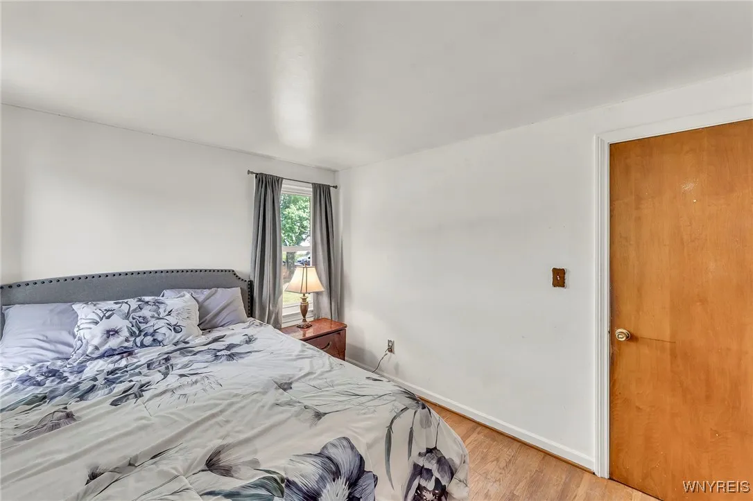 302 Midland Avenue, Tonawanda, New York 14223, Tonawanda, New York 14223, 3 Bedrooms Bedrooms, 5 Rooms Rooms,1 BathroomBathrooms,Residential,For Sale,302 Midland Avenue, Tonawanda, New York 14223,B1622288