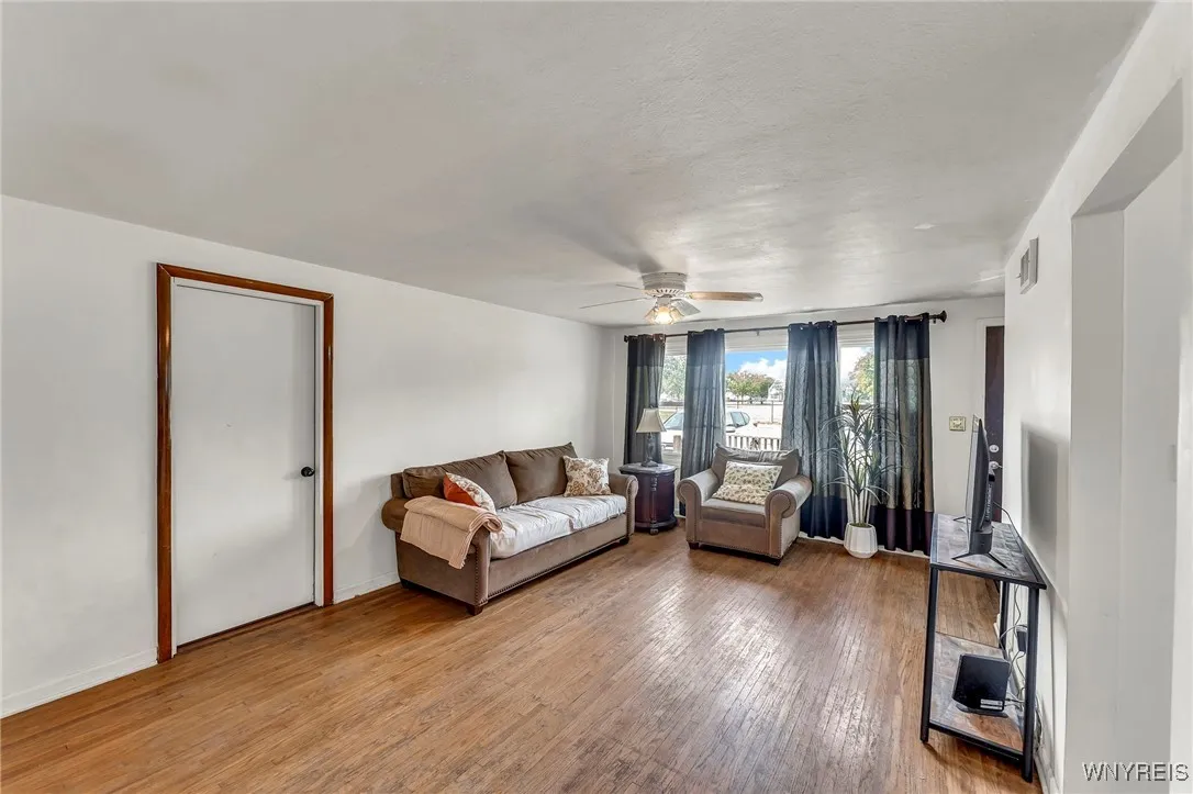 302 Midland Avenue, Tonawanda, New York 14223, Tonawanda, New York 14223, 3 Bedrooms Bedrooms, 5 Rooms Rooms,1 BathroomBathrooms,Residential,For Sale,302 Midland Avenue, Tonawanda, New York 14223,B1622288