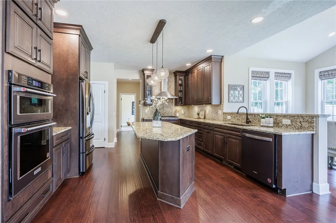 48 Nature View, Pittsford, New York 14534, Pittsford, New York 14534, 5 Bedrooms Bedrooms, 10 Rooms Rooms,3 BathroomsBathrooms,Residential,For Sale,48 Nature View, Pittsford, New York 14534,R1621225