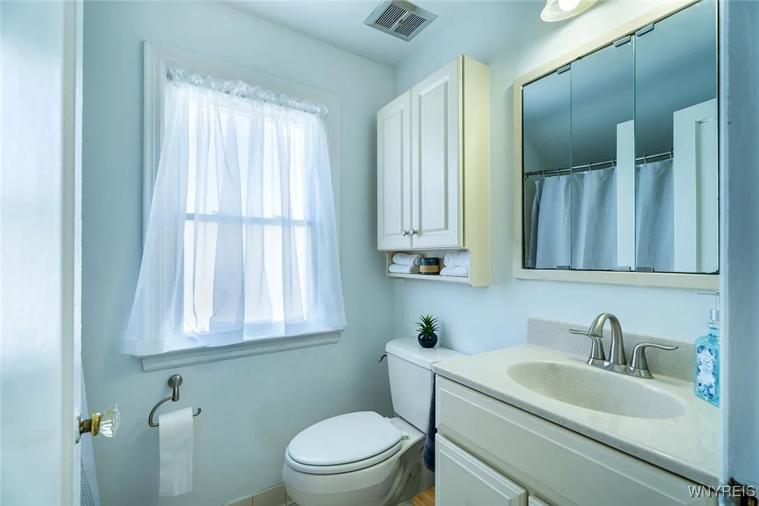 165 Kelvin Drive, Tonawanda, New York 14223, Tonawanda, New York 14223, 3 Bedrooms Bedrooms, 8 Rooms Rooms,1 BathroomBathrooms,Residential,For Sale,165 Kelvin Drive, Tonawanda, New York 14223,B1622266