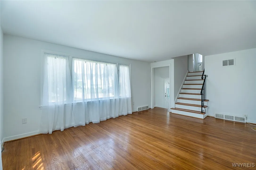 165 Kelvin Drive, Tonawanda, New York 14223, Tonawanda, New York 14223, 3 Bedrooms Bedrooms, 8 Rooms Rooms,1 BathroomBathrooms,Residential,For Sale,165 Kelvin Drive, Tonawanda, New York 14223,B1622266