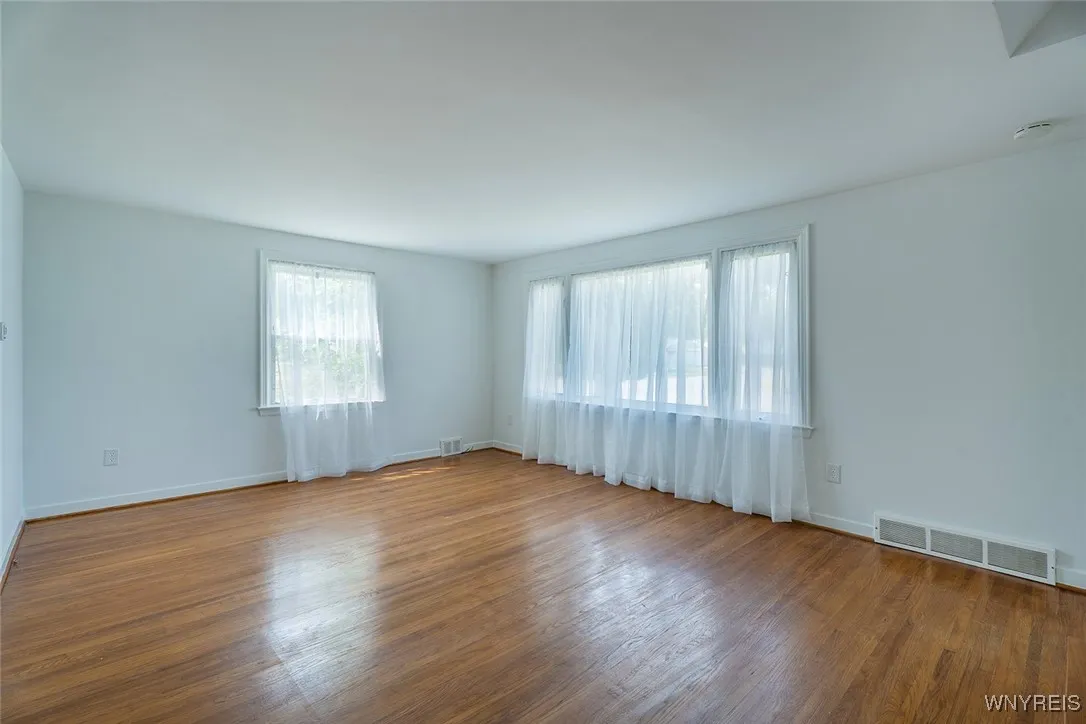 165 Kelvin Drive, Tonawanda, New York 14223, Tonawanda, New York 14223, 3 Bedrooms Bedrooms, 8 Rooms Rooms,1 BathroomBathrooms,Residential,For Sale,165 Kelvin Drive, Tonawanda, New York 14223,B1622266