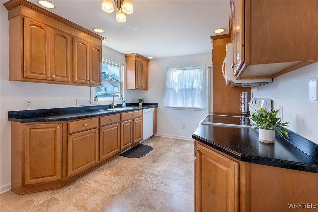 165 Kelvin Drive, Tonawanda, New York 14223, Tonawanda, New York 14223, 3 Bedrooms Bedrooms, 8 Rooms Rooms,1 BathroomBathrooms,Residential,For Sale,165 Kelvin Drive, Tonawanda, New York 14223,B1622266