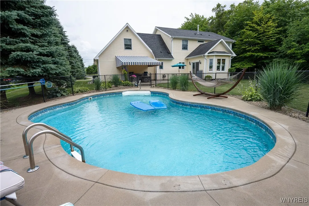 13573 Schang Road, Wales, New York 14052, Wales, New York 14052, 4 Bedrooms Bedrooms, 9 Rooms Rooms,3 BathroomsBathrooms,Residential,For Sale,13573 Schang Road, Wales, New York 14052,B1621647