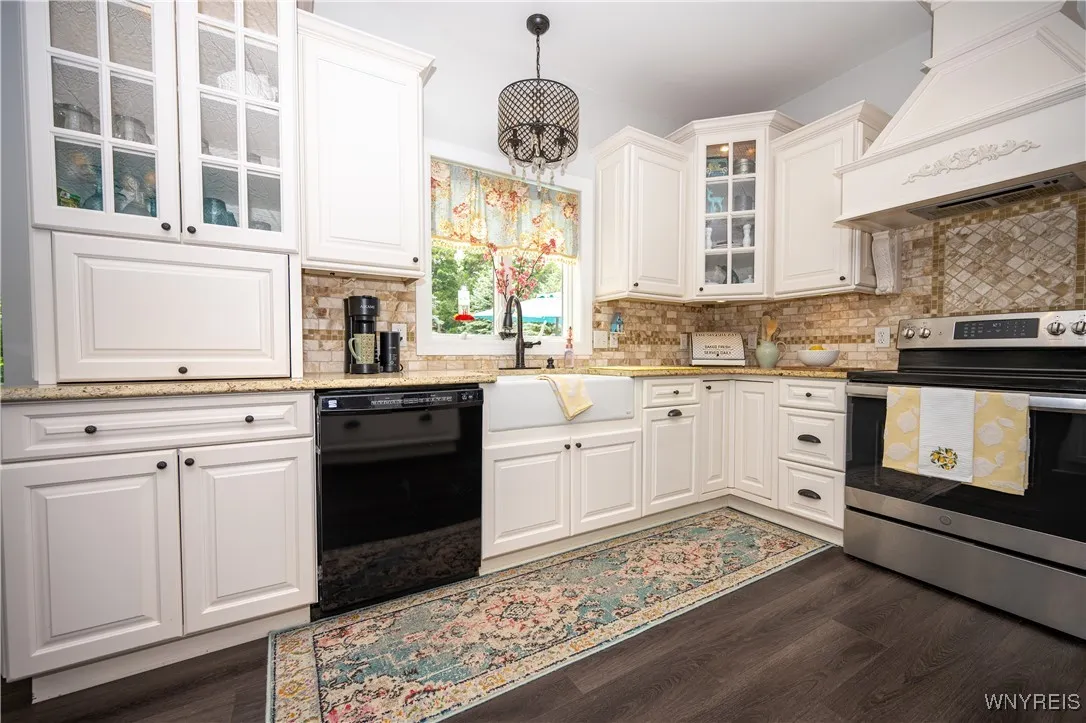 13573 Schang Road, Wales, New York 14052, Wales, New York 14052, 4 Bedrooms Bedrooms, 9 Rooms Rooms,3 BathroomsBathrooms,Residential,For Sale,13573 Schang Road, Wales, New York 14052,B1621647