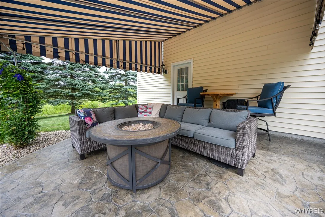 13573 Schang Road, Wales, New York 14052, Wales, New York 14052, 4 Bedrooms Bedrooms, 9 Rooms Rooms,3 BathroomsBathrooms,Residential,For Sale,13573 Schang Road, Wales, New York 14052,B1621647