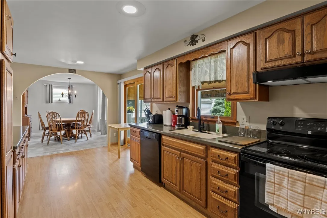 982 Pioneer Drive, North Tonawanda, New York 14120, North Tonawanda, New York 14120, 4 Bedrooms Bedrooms, 7 Rooms Rooms,1 BathroomBathrooms,Residential,For Sale,982 Pioneer Drive, North Tonawanda, New York 14120,B1621180
