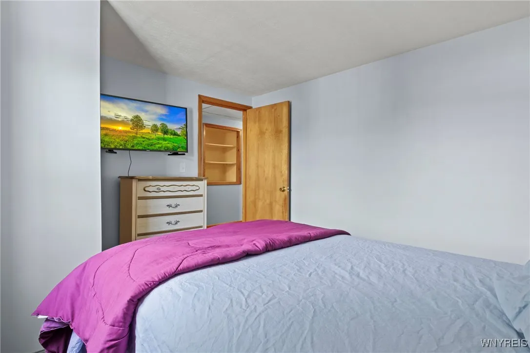 982 Pioneer Drive, North Tonawanda, New York 14120, North Tonawanda, New York 14120, 4 Bedrooms Bedrooms, 7 Rooms Rooms,1 BathroomBathrooms,Residential,For Sale,982 Pioneer Drive, North Tonawanda, New York 14120,B1621180