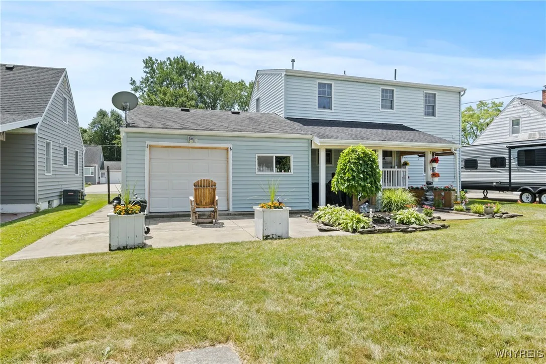 982 Pioneer Drive, North Tonawanda, New York 14120, North Tonawanda, New York 14120, 4 Bedrooms Bedrooms, 7 Rooms Rooms,1 BathroomBathrooms,Residential,For Sale,982 Pioneer Drive, North Tonawanda, New York 14120,B1621180