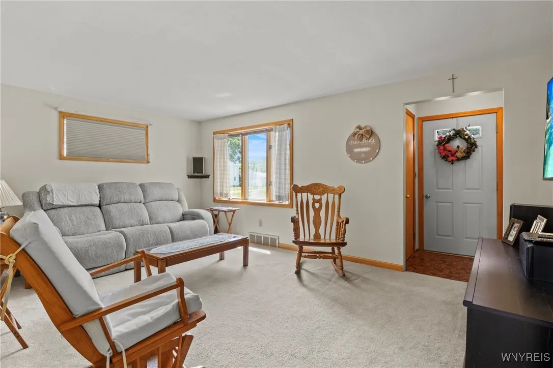 982 Pioneer Drive, North Tonawanda, New York 14120, North Tonawanda, New York 14120, 4 Bedrooms Bedrooms, 7 Rooms Rooms,1 BathroomBathrooms,Residential,For Sale,982 Pioneer Drive, North Tonawanda, New York 14120,B1621180