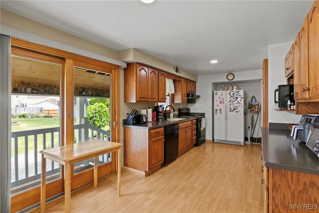 982 Pioneer Drive, North Tonawanda, New York 14120, North Tonawanda, New York 14120, 4 Bedrooms Bedrooms, 7 Rooms Rooms,1 BathroomBathrooms,Residential,For Sale,982 Pioneer Drive, North Tonawanda, New York 14120,B1621180