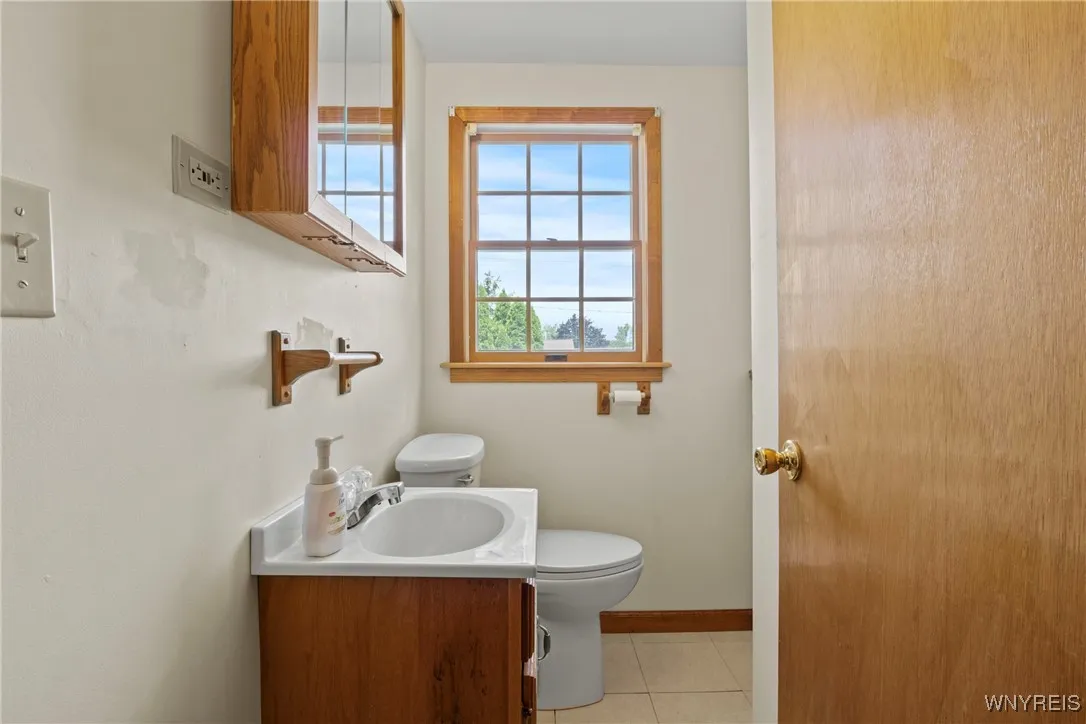 982 Pioneer Drive, North Tonawanda, New York 14120, North Tonawanda, New York 14120, 4 Bedrooms Bedrooms, 7 Rooms Rooms,1 BathroomBathrooms,Residential,For Sale,982 Pioneer Drive, North Tonawanda, New York 14120,B1621180