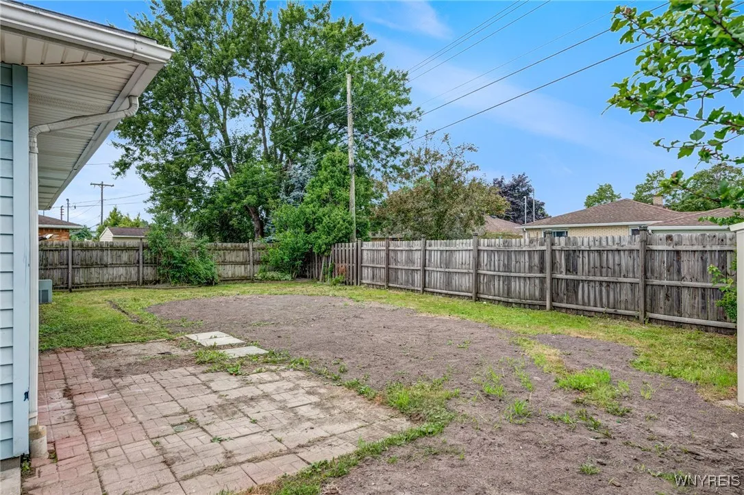 41 Dennis Lane, Cheektowaga, New York 14227, Cheektowaga, New York 14227, 3 Bedrooms Bedrooms, 6 Rooms Rooms,1 BathroomBathrooms,Residential,For Sale,41 Dennis Lane, Cheektowaga, New York 14227,B1622139
