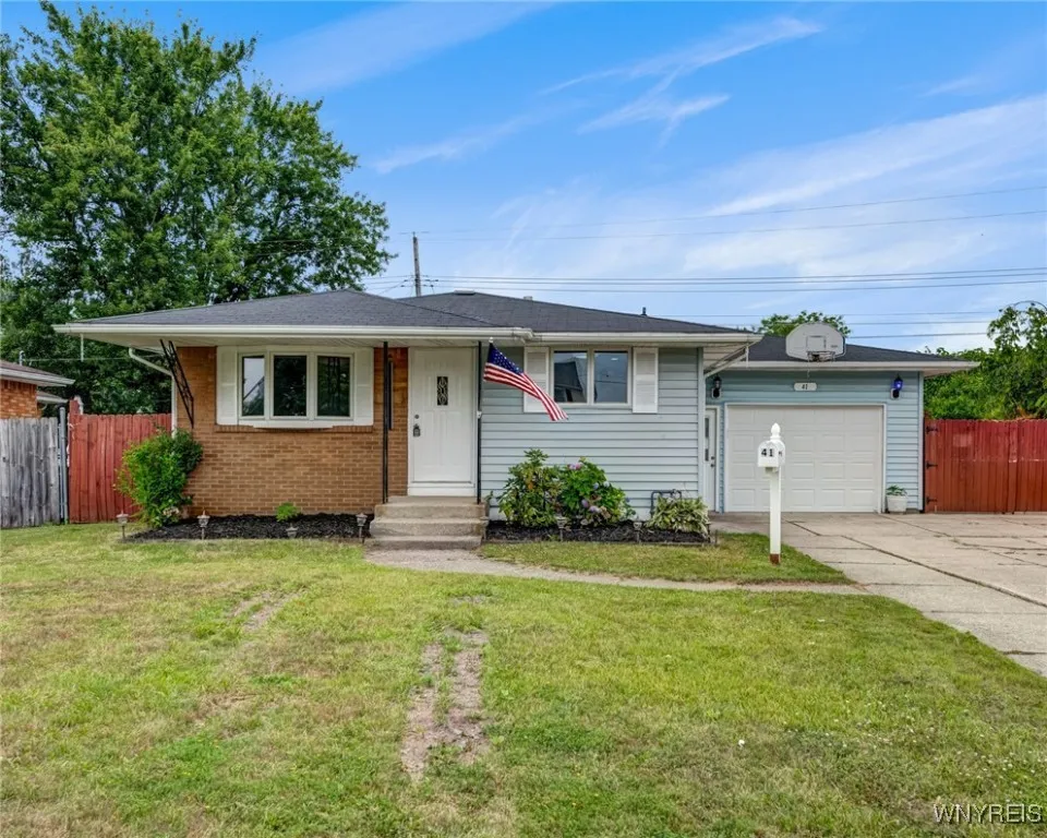 41 Dennis Lane, Cheektowaga, New York 14227, Cheektowaga, New York 14227, 3 Bedrooms Bedrooms, 6 Rooms Rooms,1 BathroomBathrooms,Residential,For Sale,41 Dennis Lane, Cheektowaga, New York 14227,B1622139
