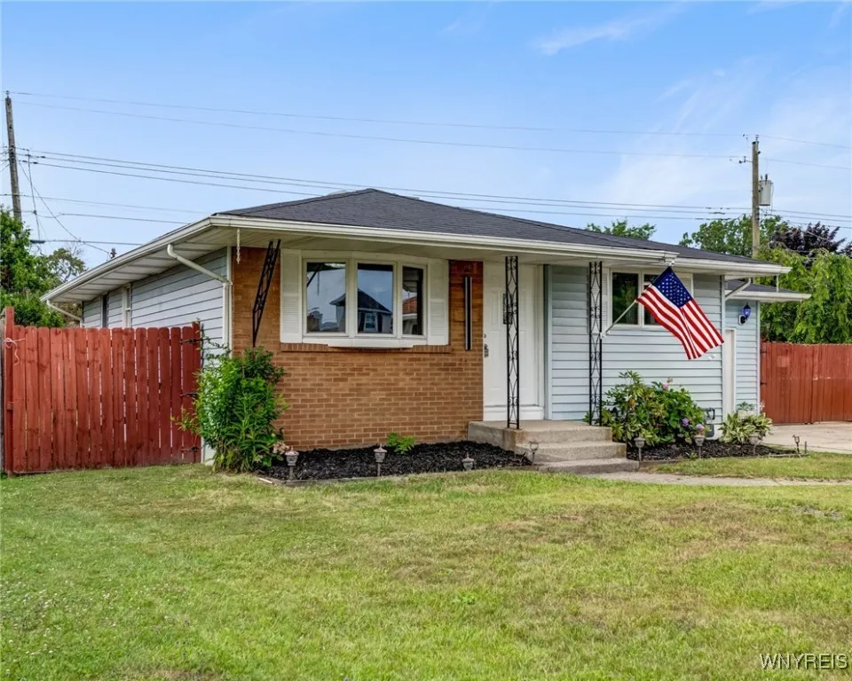 41 Dennis Lane, Cheektowaga, New York 14227, Cheektowaga, New York 14227, 3 Bedrooms Bedrooms, 6 Rooms Rooms,1 BathroomBathrooms,Residential,For Sale,41 Dennis Lane, Cheektowaga, New York 14227,B1622139