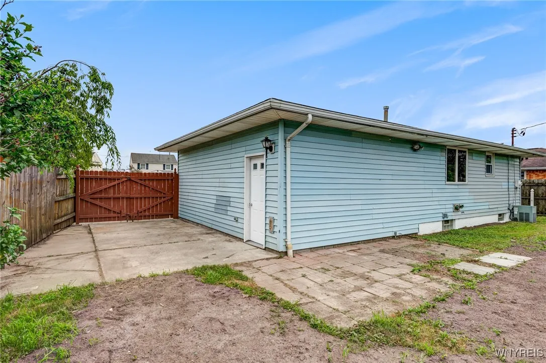 41 Dennis Lane, Cheektowaga, New York 14227, Cheektowaga, New York 14227, 3 Bedrooms Bedrooms, 6 Rooms Rooms,1 BathroomBathrooms,Residential,For Sale,41 Dennis Lane, Cheektowaga, New York 14227,B1622139