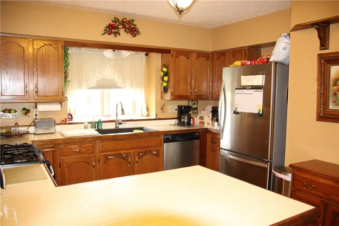 24 Spring Flower Drive, Chili, New York 14514, Chili, New York 14514, 3 Bedrooms Bedrooms, 5 Rooms Rooms,2 BathroomsBathrooms,Residential,For Sale,24 Spring Flower Drive, Chili, New York 14514,R1622259