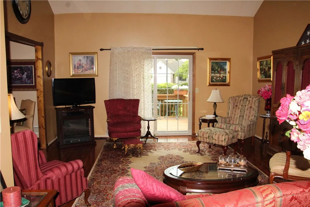 24 Spring Flower Drive, Chili, New York 14514, Chili, New York 14514, 3 Bedrooms Bedrooms, 5 Rooms Rooms,2 BathroomsBathrooms,Residential,For Sale,24 Spring Flower Drive, Chili, New York 14514,R1622259