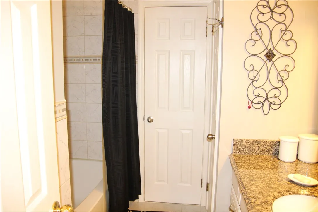 24 Spring Flower Drive, Chili, New York 14514, Chili, New York 14514, 3 Bedrooms Bedrooms, 5 Rooms Rooms,2 BathroomsBathrooms,Residential,For Sale,24 Spring Flower Drive, Chili, New York 14514,R1622259