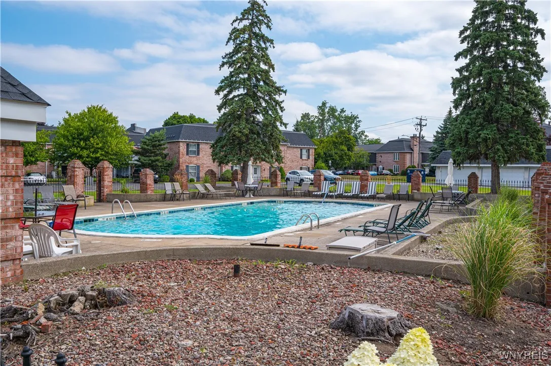 4547 Chestnut Ridge Road 109b, Amherst, New York 1, Amherst, New York 14228, 2 Bedrooms Bedrooms, 5 Rooms Rooms,2 BathroomsBathrooms,Residential,For Sale,4547 Chestnut Ridge Road 109b, Amherst, New York 1,B1622293
