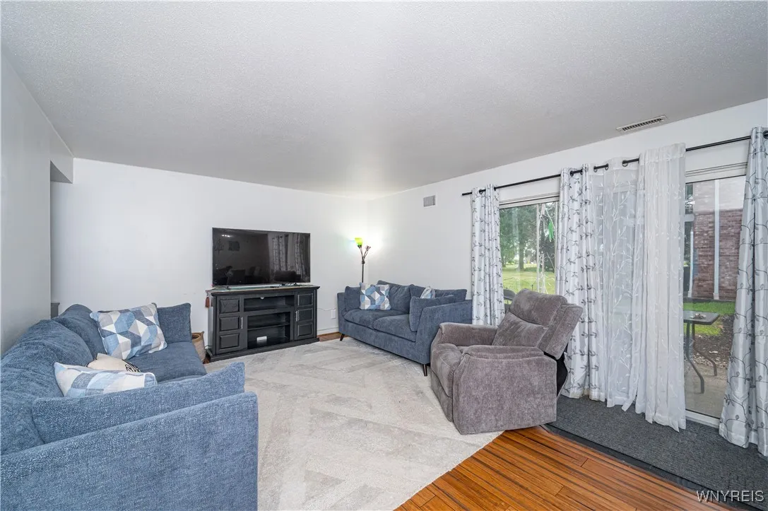4547 Chestnut Ridge Road 109b, Amherst, New York 1, Amherst, New York 14228, 2 Bedrooms Bedrooms, 5 Rooms Rooms,2 BathroomsBathrooms,Residential,For Sale,4547 Chestnut Ridge Road 109b, Amherst, New York 1,B1622293