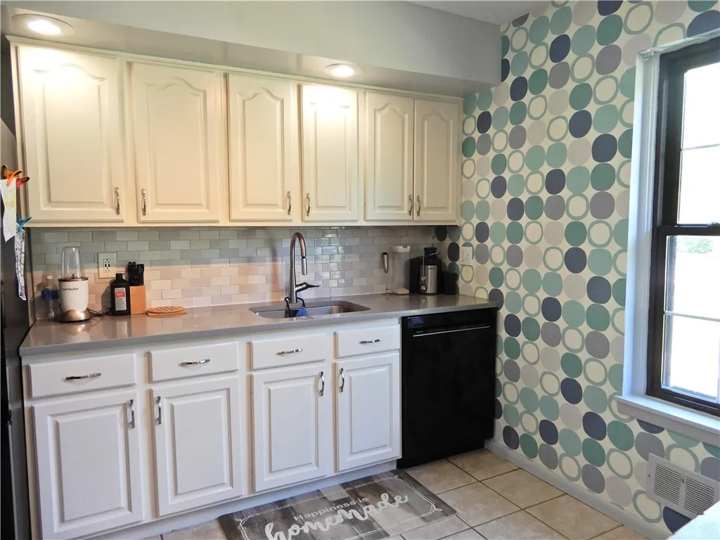 597 French Road, Brighton, New York 14618, Brighton, New York 14618, 2 Bedrooms Bedrooms, 6 Rooms Rooms,1 BathroomBathrooms,Residential Lease,For Rent,597 French Road, Brighton, New York 14618,R1620708