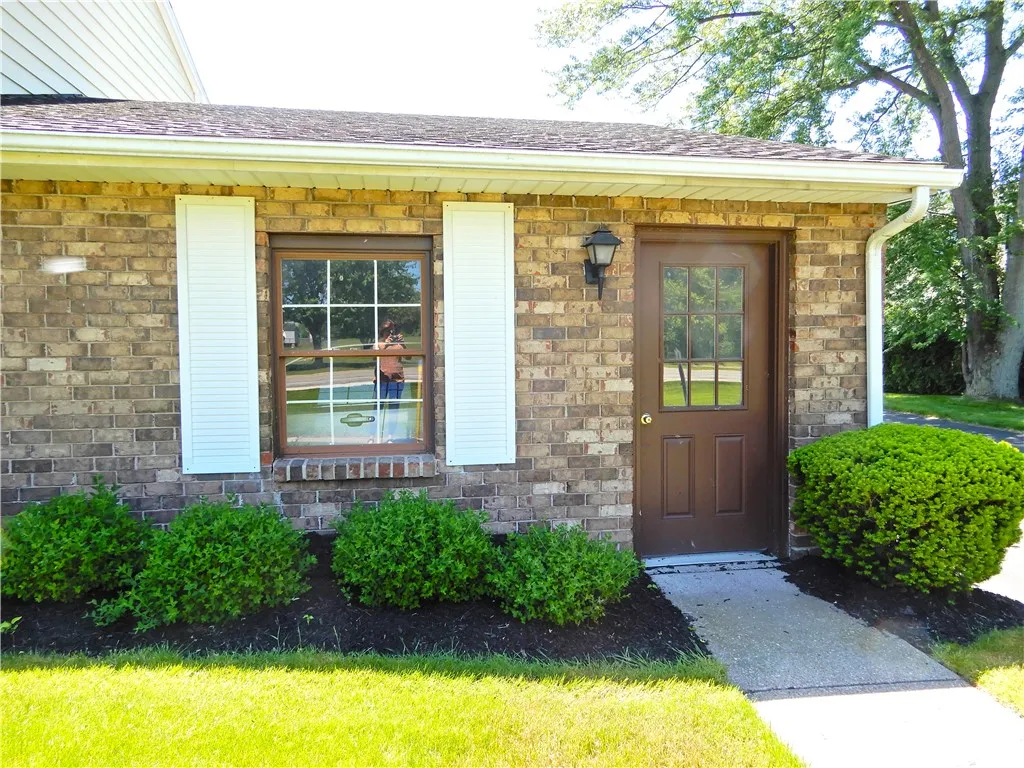 597 French Road, Brighton, New York 14618, Brighton, New York 14618, 2 Bedrooms Bedrooms, 6 Rooms Rooms,1 BathroomBathrooms,Residential Lease,For Rent,597 French Road, Brighton, New York 14618,R1620708