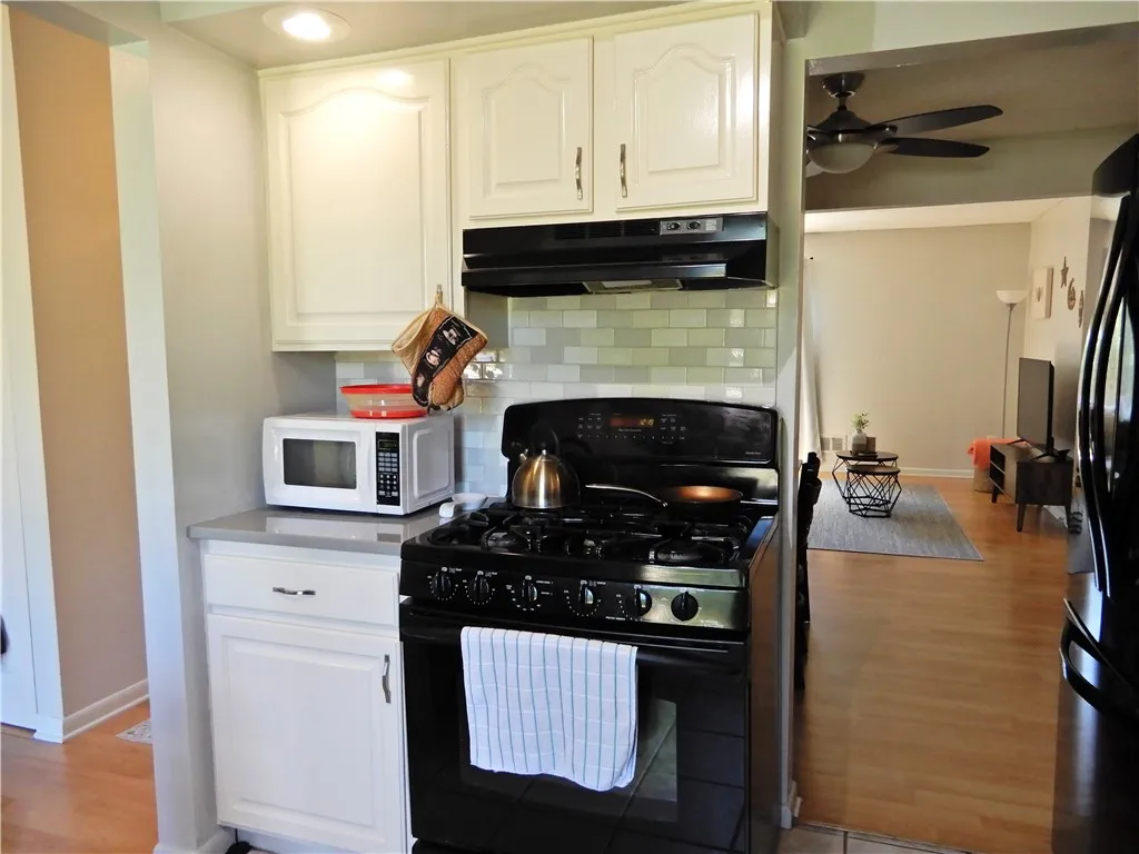 597 French Road, Brighton, New York 14618, Brighton, New York 14618, 2 Bedrooms Bedrooms, 6 Rooms Rooms,1 BathroomBathrooms,Residential Lease,For Rent,597 French Road, Brighton, New York 14618,R1620708
