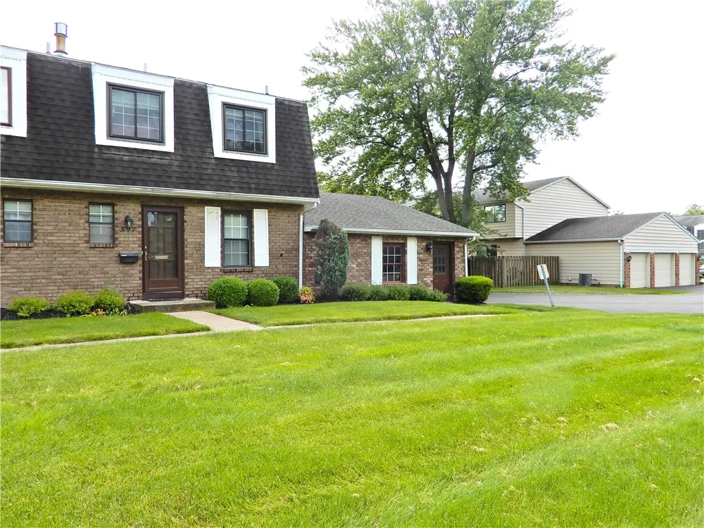 597 French Road, Brighton, New York 14618, Brighton, New York 14618, 2 Bedrooms Bedrooms, 6 Rooms Rooms,1 BathroomBathrooms,Residential Lease,For Rent,597 French Road, Brighton, New York 14618,R1620708