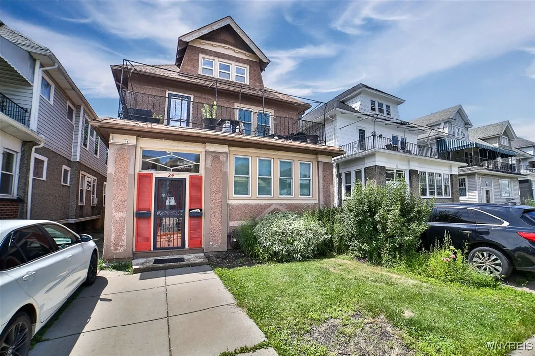 24 North Park Avenue 1, Buffalo, New York 14216, Buffalo, New York 14216, 3 Bedrooms Bedrooms, 6 Rooms Rooms,1 BathroomBathrooms,Residential Lease,For Rent,24 North Park Avenue 1, Buffalo, New York 14216,B1619562