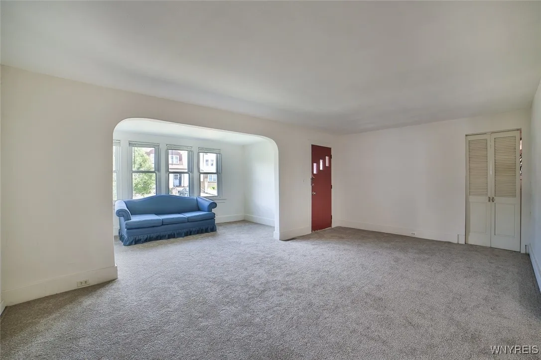 24 North Park Avenue 1, Buffalo, New York 14216, Buffalo, New York 14216, 3 Bedrooms Bedrooms, 6 Rooms Rooms,1 BathroomBathrooms,Residential Lease,For Rent,24 North Park Avenue 1, Buffalo, New York 14216,B1619562