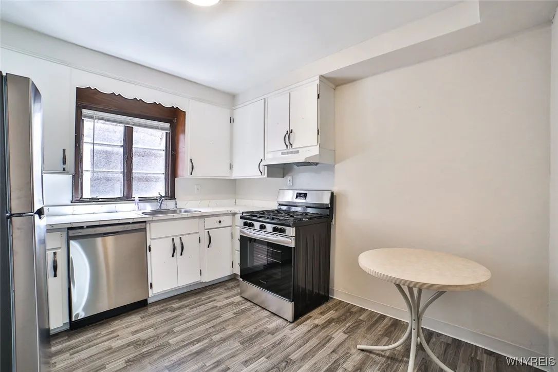 24 North Park Avenue 1, Buffalo, New York 14216, Buffalo, New York 14216, 3 Bedrooms Bedrooms, 6 Rooms Rooms,1 BathroomBathrooms,Residential Lease,For Rent,24 North Park Avenue 1, Buffalo, New York 14216,B1619562