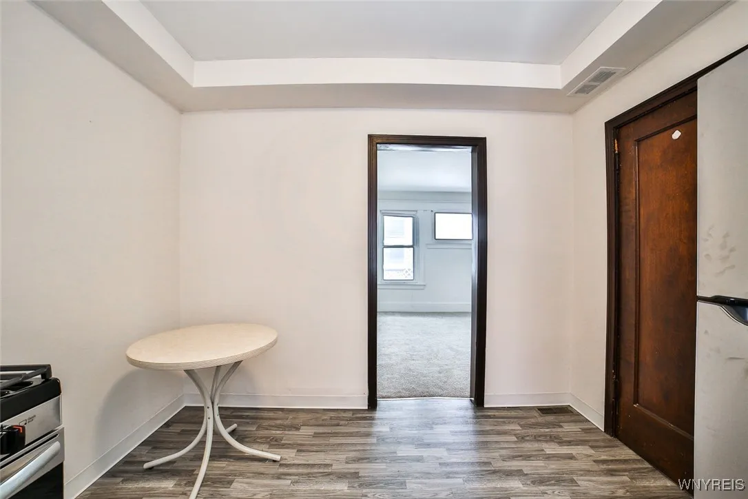 24 North Park Avenue 1, Buffalo, New York 14216, Buffalo, New York 14216, 3 Bedrooms Bedrooms, 6 Rooms Rooms,1 BathroomBathrooms,Residential Lease,For Rent,24 North Park Avenue 1, Buffalo, New York 14216,B1619562