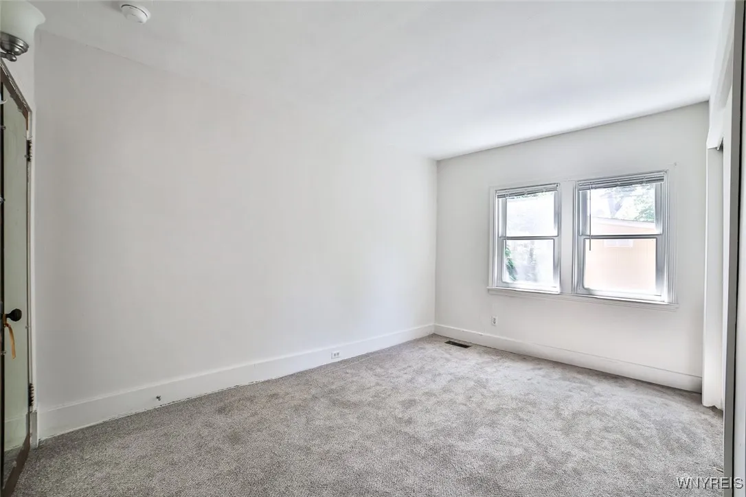 24 North Park Avenue 1, Buffalo, New York 14216, Buffalo, New York 14216, 3 Bedrooms Bedrooms, 6 Rooms Rooms,1 BathroomBathrooms,Residential Lease,For Rent,24 North Park Avenue 1, Buffalo, New York 14216,B1619562