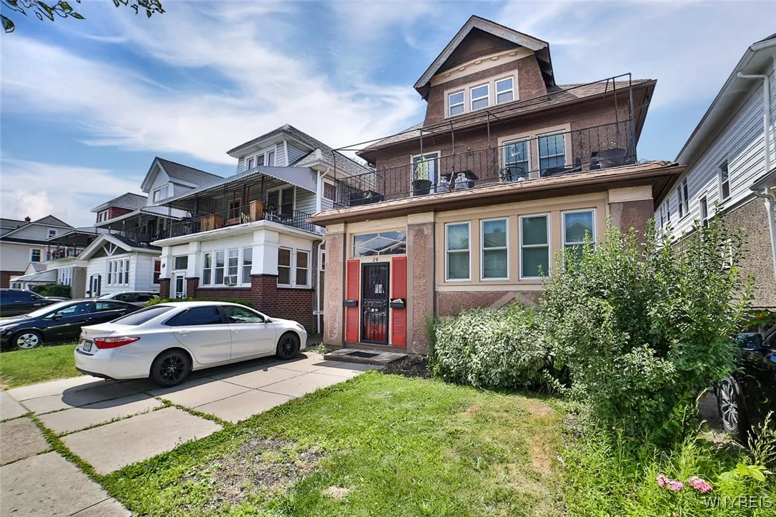 24 North Park Avenue 1, Buffalo, New York 14216, Buffalo, New York 14216, 3 Bedrooms Bedrooms, 6 Rooms Rooms,1 BathroomBathrooms,Residential Lease,For Rent,24 North Park Avenue 1, Buffalo, New York 14216,B1619562