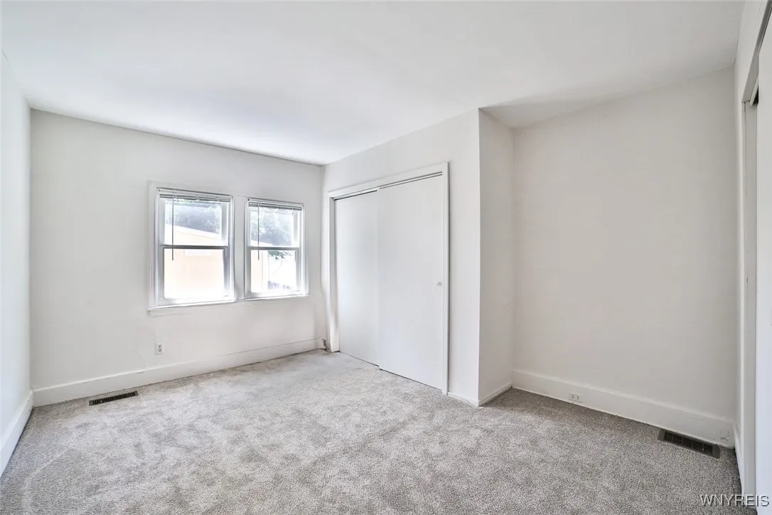 24 North Park Avenue 1, Buffalo, New York 14216, Buffalo, New York 14216, 3 Bedrooms Bedrooms, 6 Rooms Rooms,1 BathroomBathrooms,Residential Lease,For Rent,24 North Park Avenue 1, Buffalo, New York 14216,B1619562