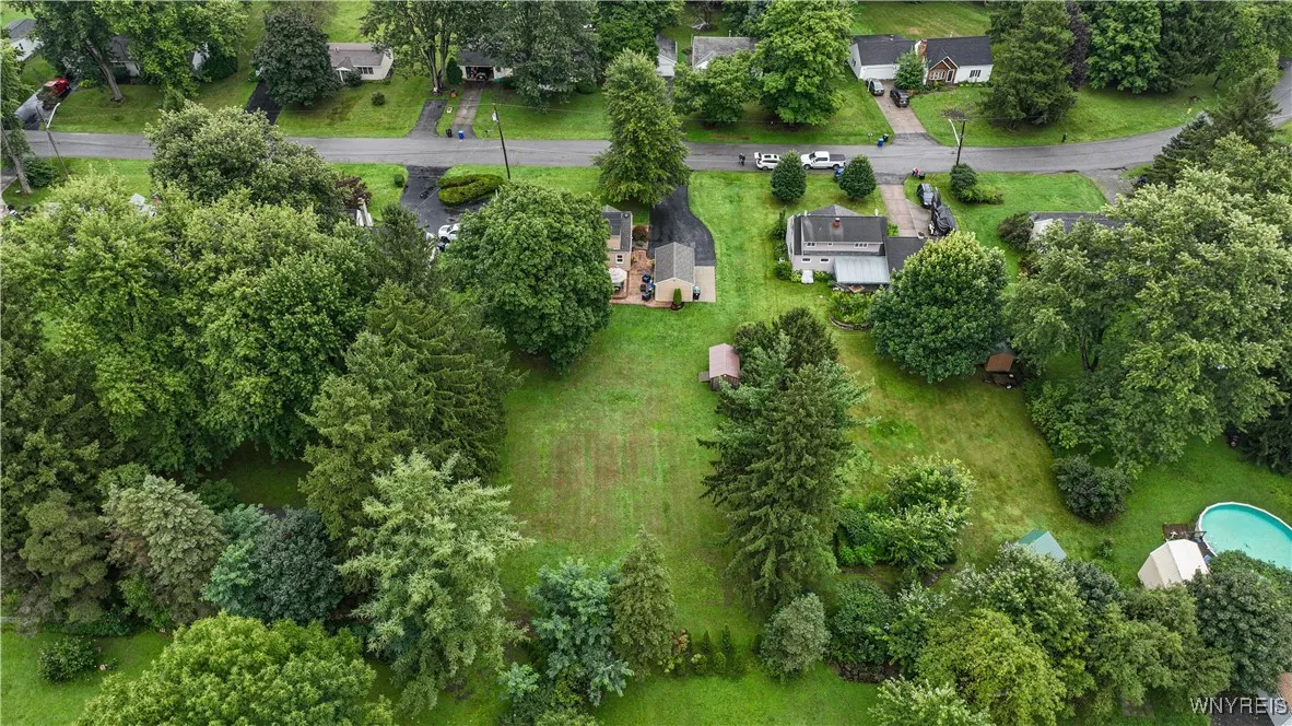 1010 Clearvue Drive, Alden, New York 14004, Alden, New York 14004, 4 Bedrooms Bedrooms, 9 Rooms Rooms,2 BathroomsBathrooms,Residential,For Sale,1010 Clearvue Drive, Alden, New York 14004,B1620914