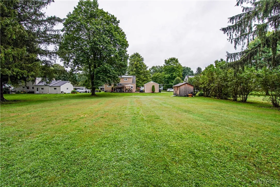 1010 Clearvue Drive, Alden, New York 14004, Alden, New York 14004, 4 Bedrooms Bedrooms, 9 Rooms Rooms,2 BathroomsBathrooms,Residential,For Sale,1010 Clearvue Drive, Alden, New York 14004,B1620914